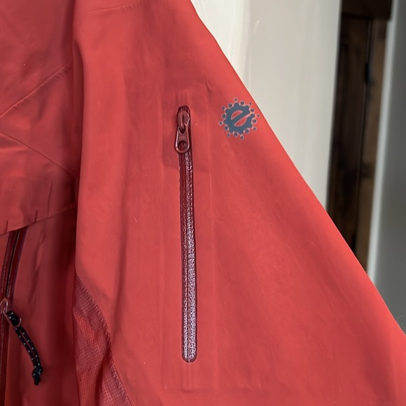 Westcomb women’s rain jacket. Size small. Burnt orange - Picture 3 of 9